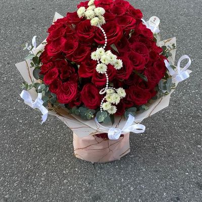 100-Stem Red Rose Premium Bouquet