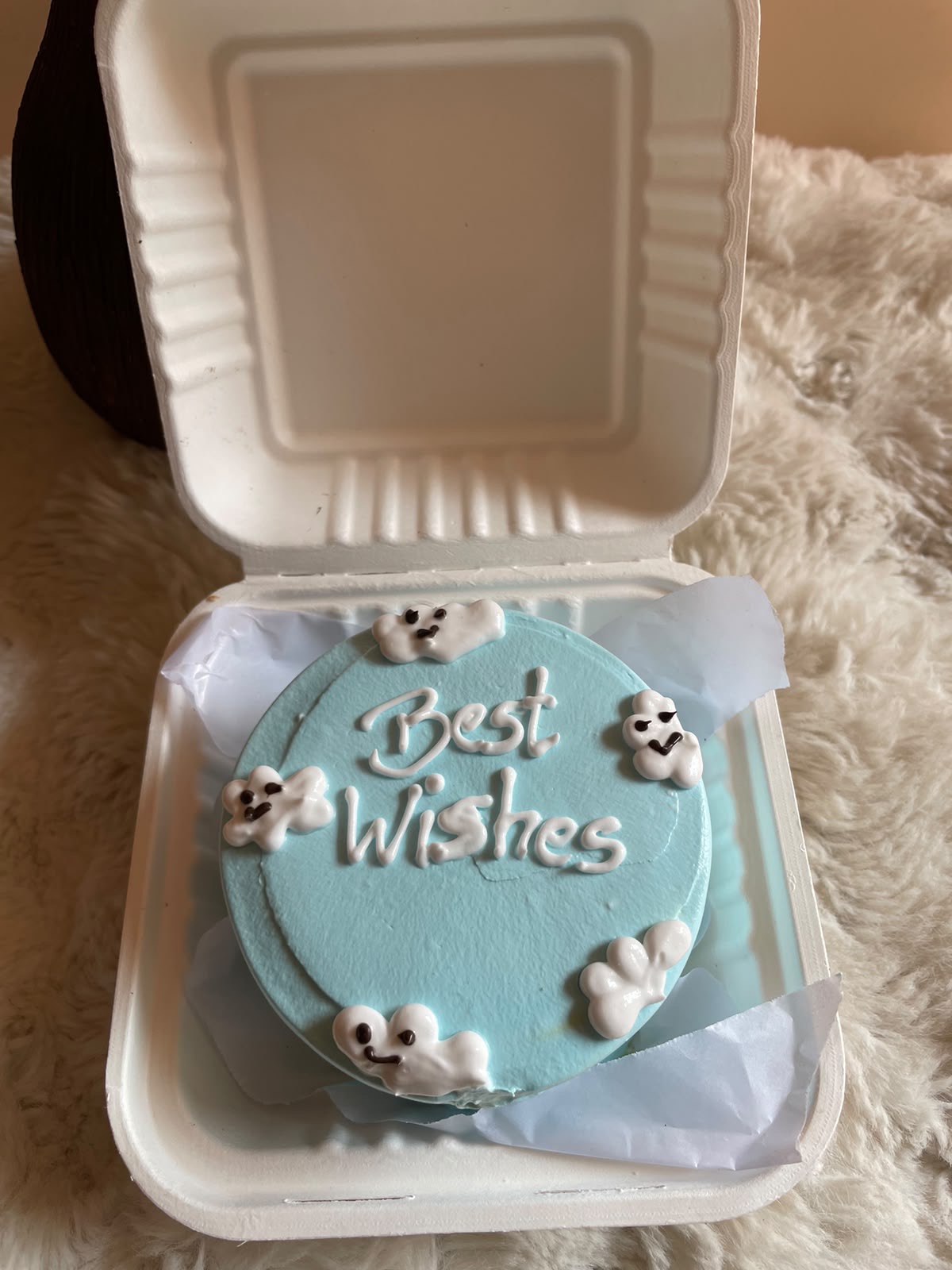 A delightful mini white forest cake featuring soft sponge layers, smooth cream, and a delicious white forest flavor. Its compact size makes it perfect for small celebrations and sweet surprises.