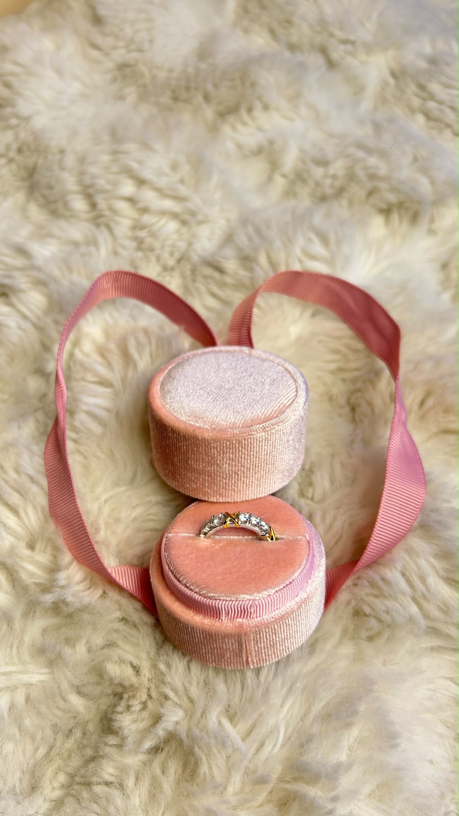A timeless jewellery gift designed to celebrate love, commitment, and meaningful milestones. Its elegant appeal makes it a thoughtful choice for engagements, anniversaries, birthdays, and other memorable occasions.