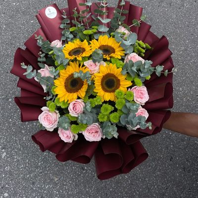 🌻 Sunflower & Pastel Rose Premium Bouquet