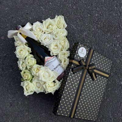 🤍 White Rose & Big Master Gift Set ( For Him )