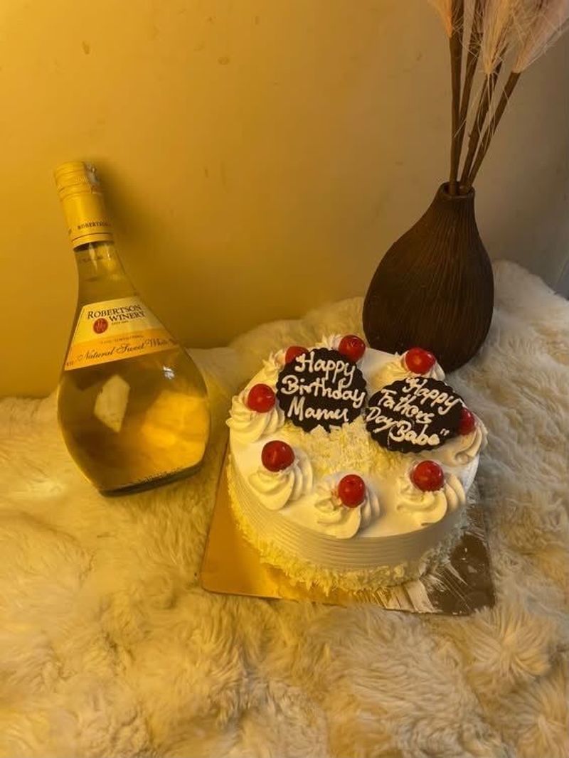 Wine & Cake Combo🍰 