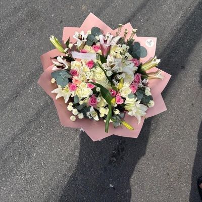 🌸 Pink & White Mixed Flower Bouquet