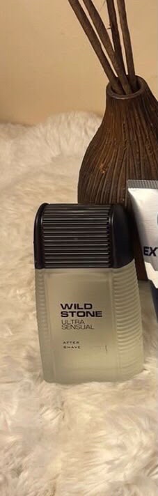 Wild Stone Signature : A stylish long-lasting scent designed for men who prefer a distinctive and attractive fragrance.