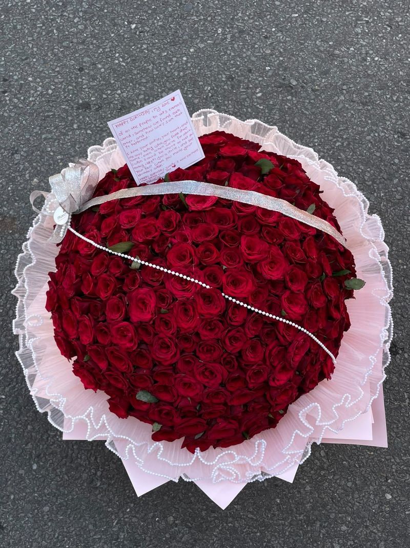 Grand Red Rose Bouquet with Pearl Design