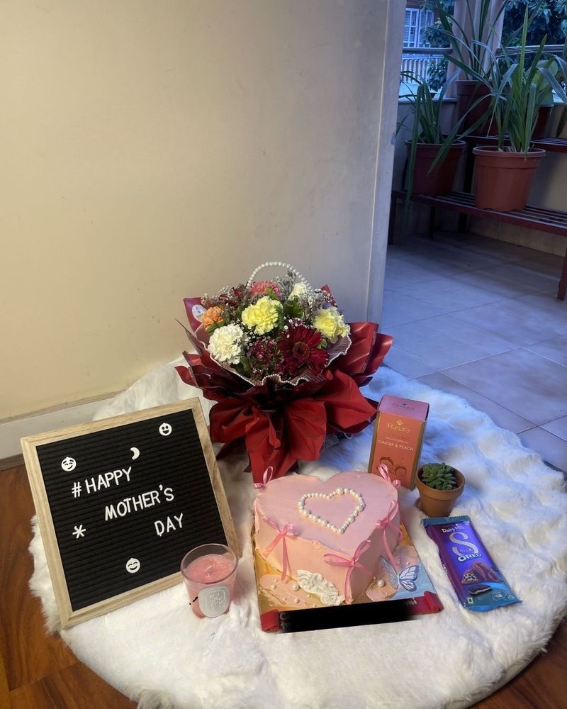 Mother's Day Premium Floral & Heart Cake Combo