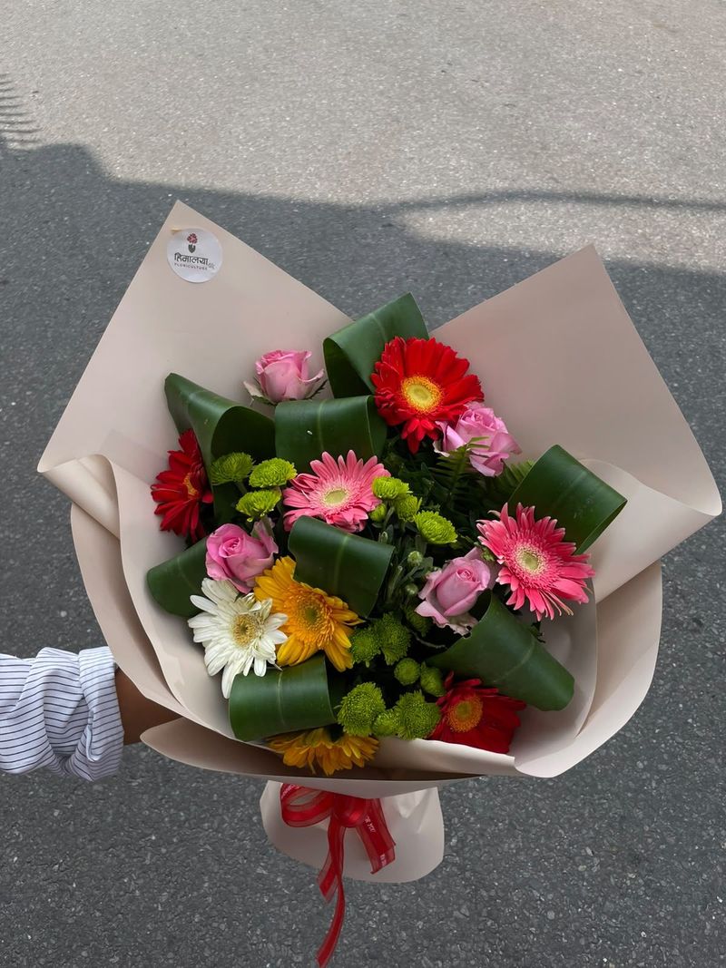 Elegant Mixed Flower Bouquet 