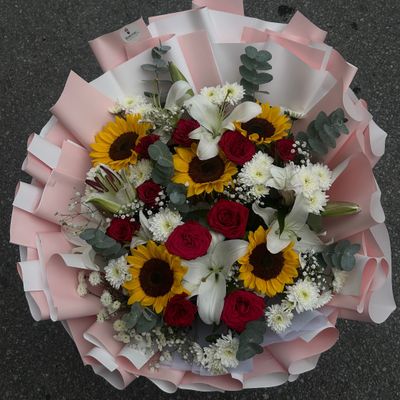 Grand Mixed Floral Bouquet