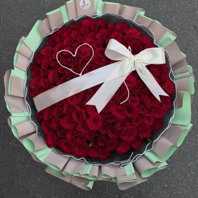 Pearl-Wrapped Rose Luxury