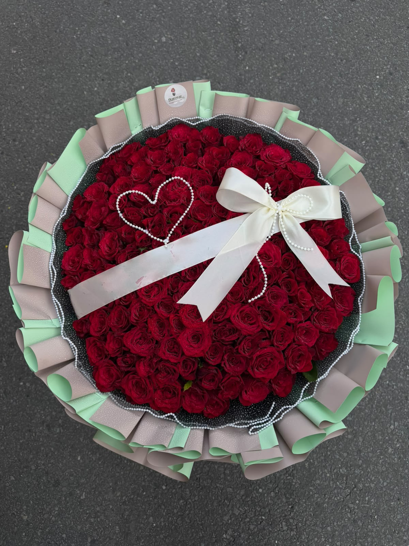 Pearl-Wrapped Rose Luxury