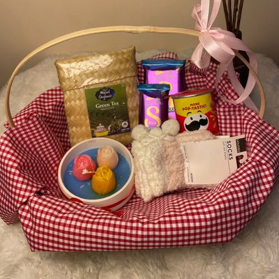 Cozy Tea & Treats Hamper