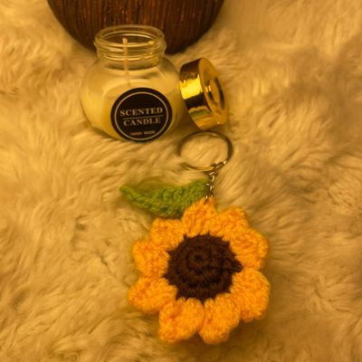 Scented Candle & Sunflower Keyring Gift Set