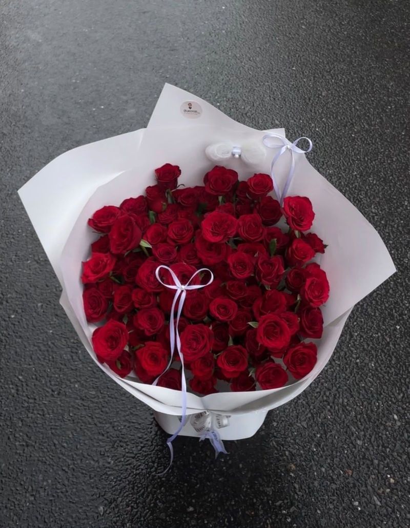 100 Red Roses Luxury Bouquet