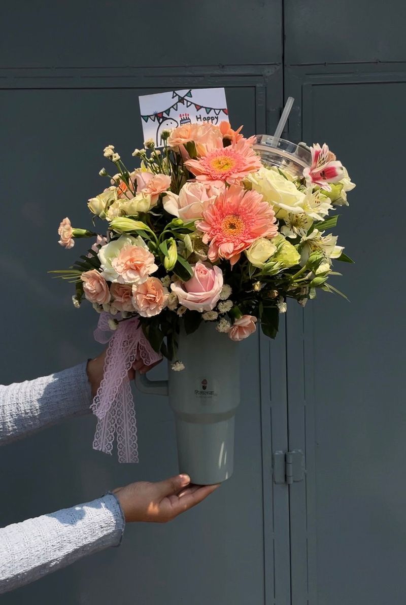Bloom & Sip Delight(Tumbler bouquet )