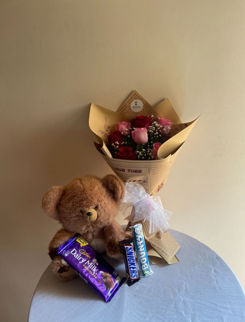 💝 Romantic Delight Treat Box