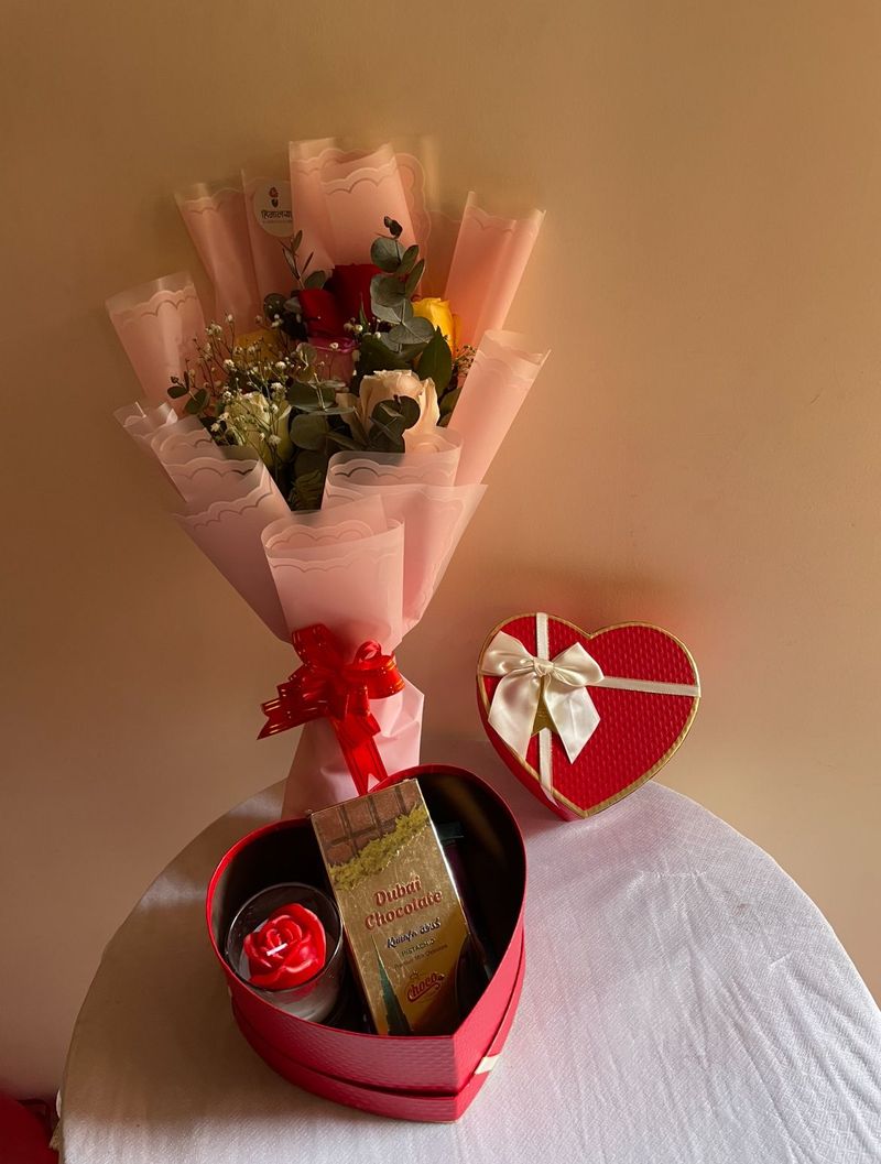 Love & Sweetness Delight ❤️🍫💐