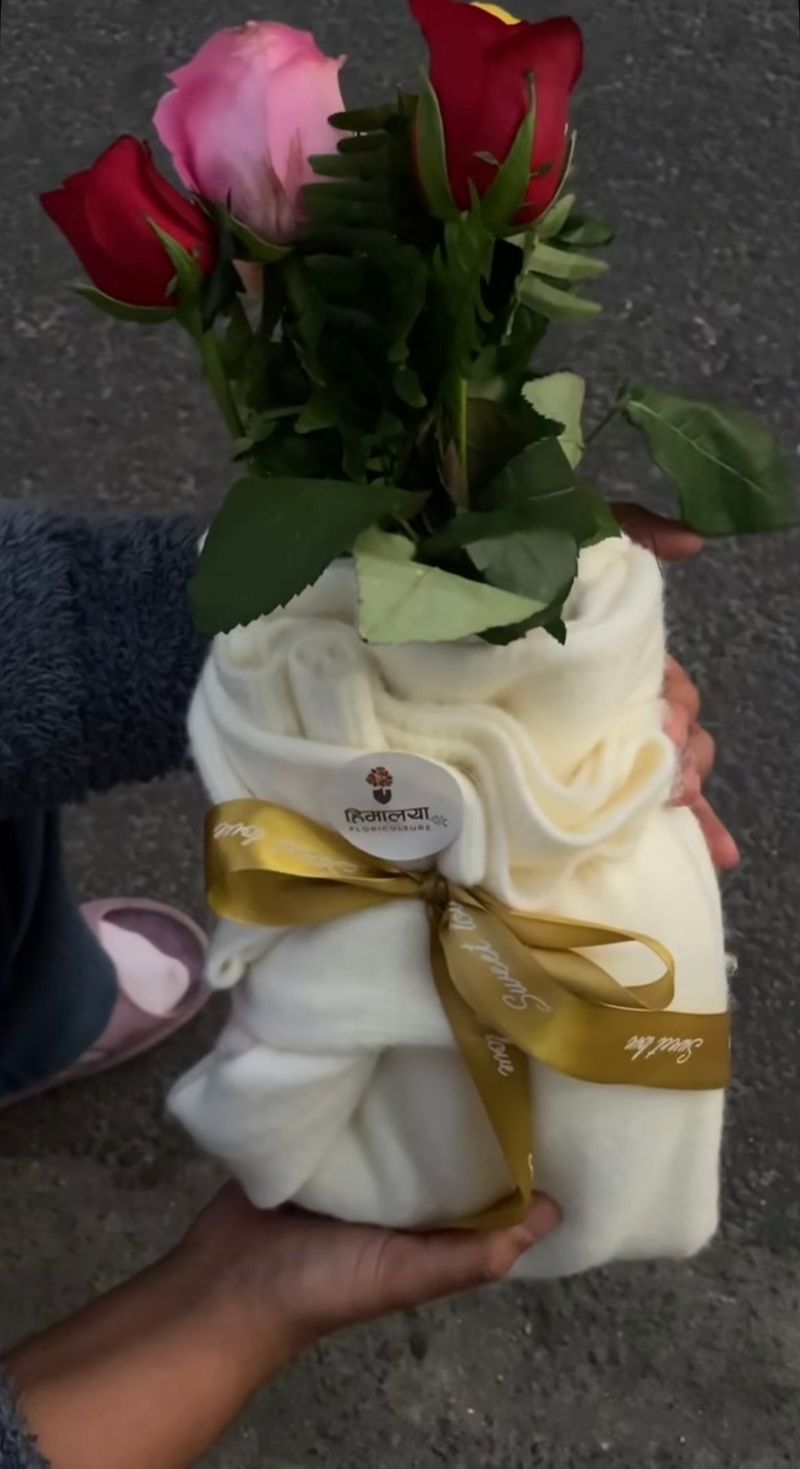 🌼 Petal & Warmth Sweater Bouquet