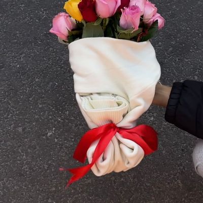 ☕ Cocoa Petals Sweater Bouquet