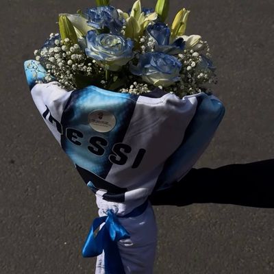 Blue Victory Jersey Bouquet 💙🌹