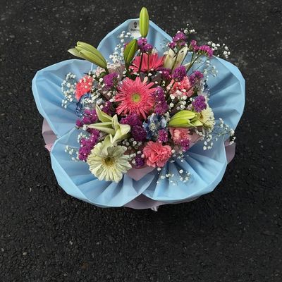 💐 Joyful Petals Bouquet