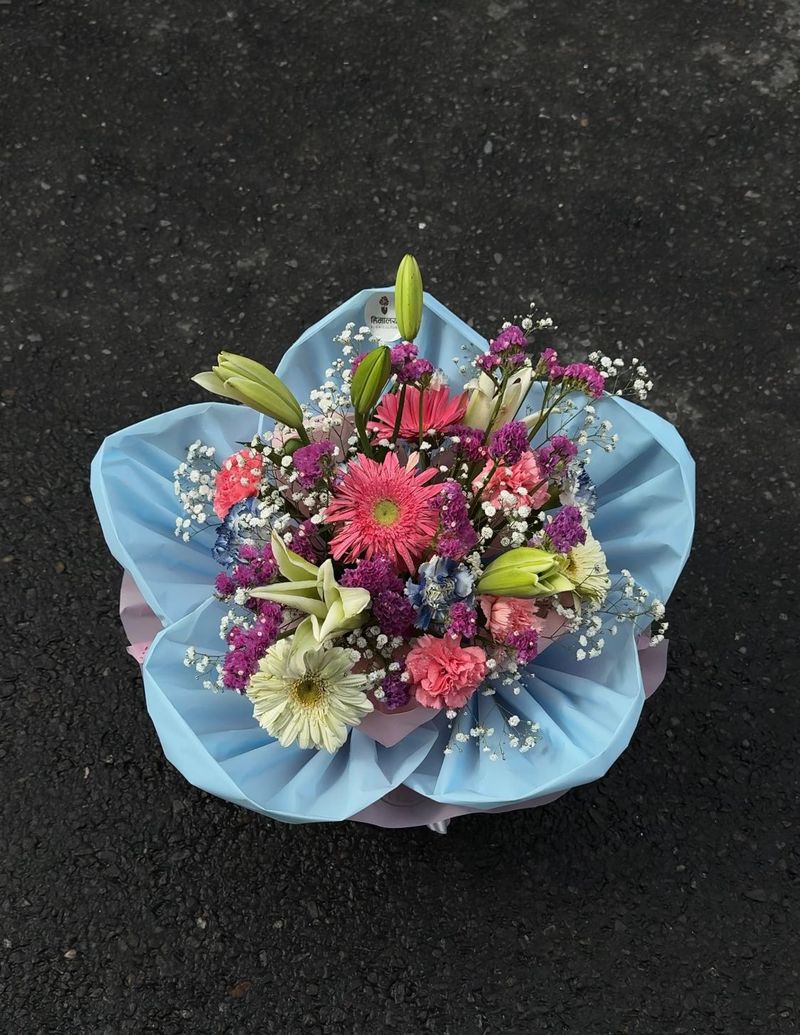 💐 Joyful Petals Bouquet