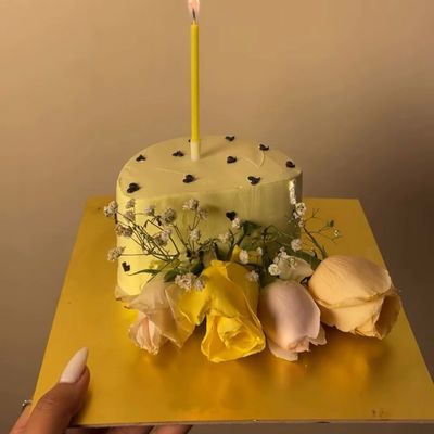 Golden Glow Celebration Cake