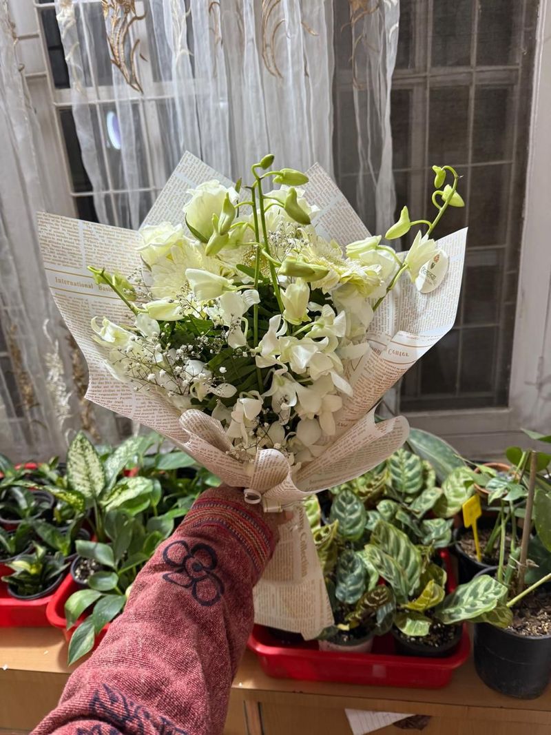 White Whisper Bouquet 🤍🌿