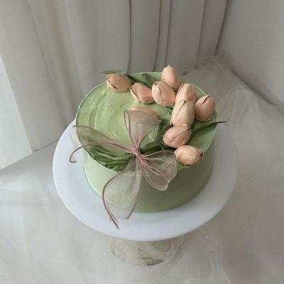 Pound Green Vintage Floral Cake