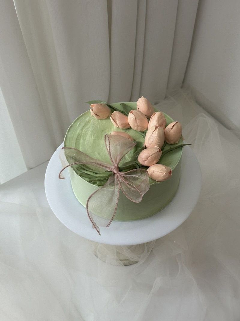 Pound Green Vintage Floral Cake
