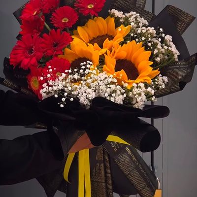 Golden Radiance Bouquet 🌻❤️