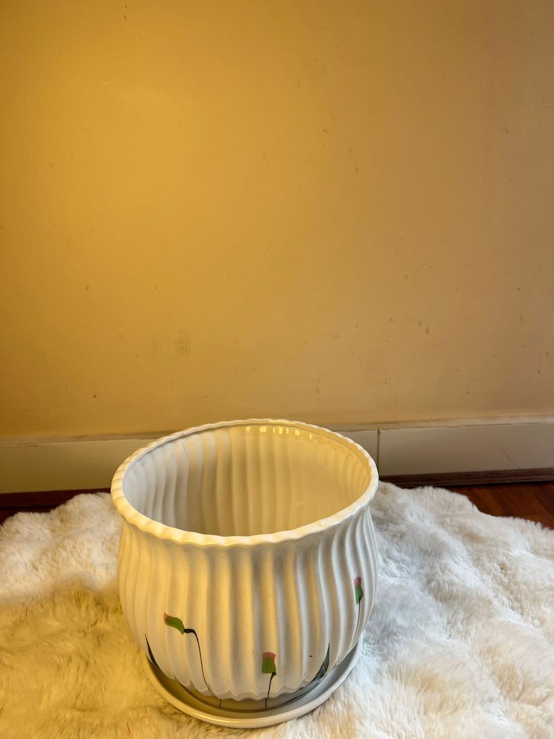 Lattice Embossed White Ceramic Planter