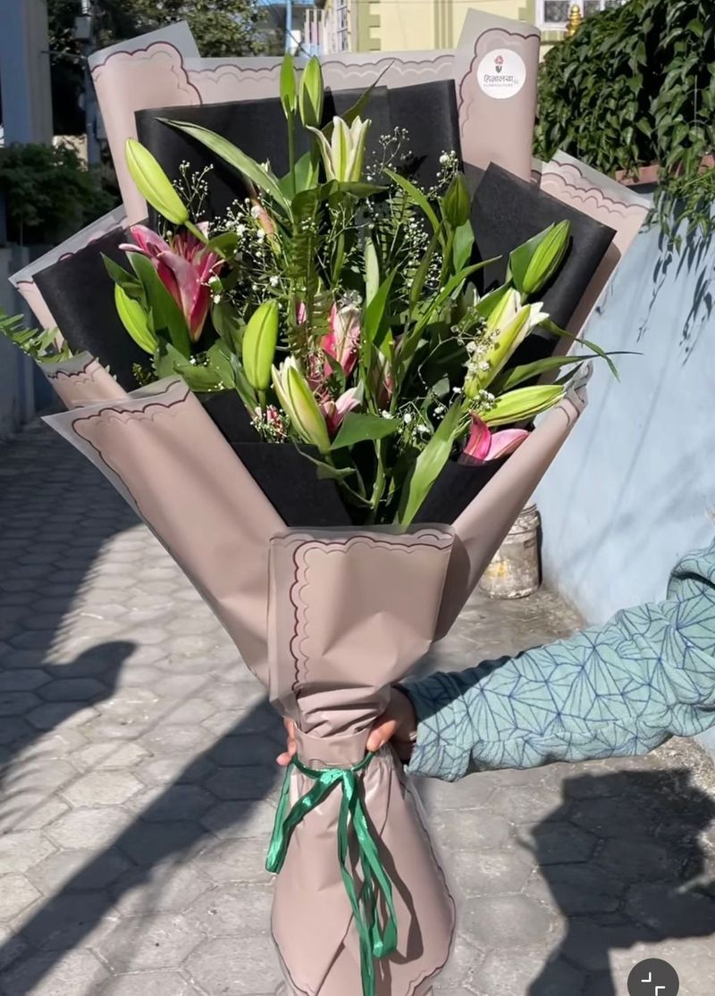 Premium Lily Bouquet 