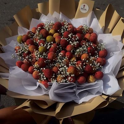 Bulky Litchi Bouquet 