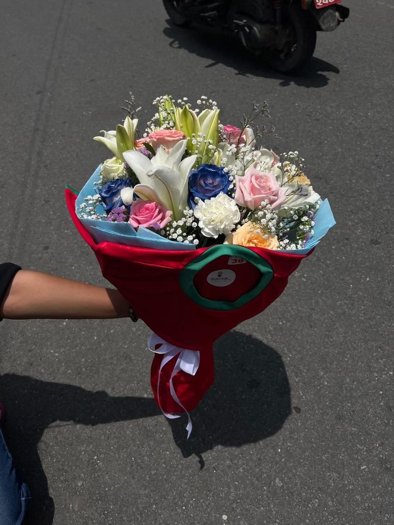 The Força Portugal Premium Bouquet – Jersey, Lily & Mixed Florals