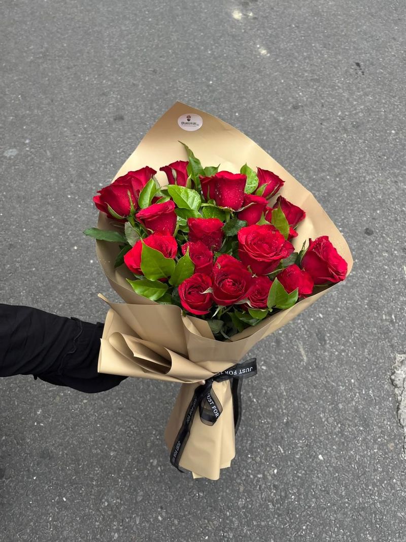 25 Premium Red Rose Bouquet – Classic Romance