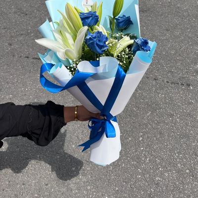 The Albiceleste Majesty – Argentina Theme Lily & Blue Rose Luxury Bouquet