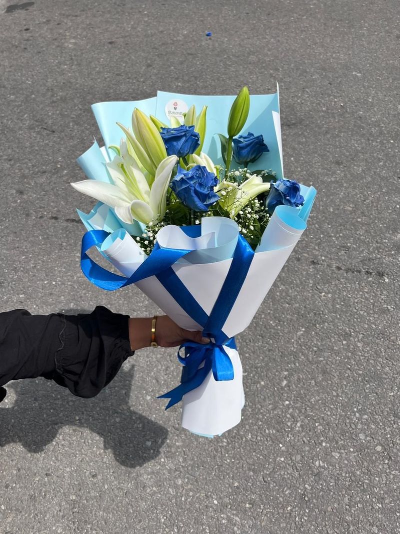 The Albiceleste Majesty – Argentina Theme Lily & Blue Rose Luxury Bouquet