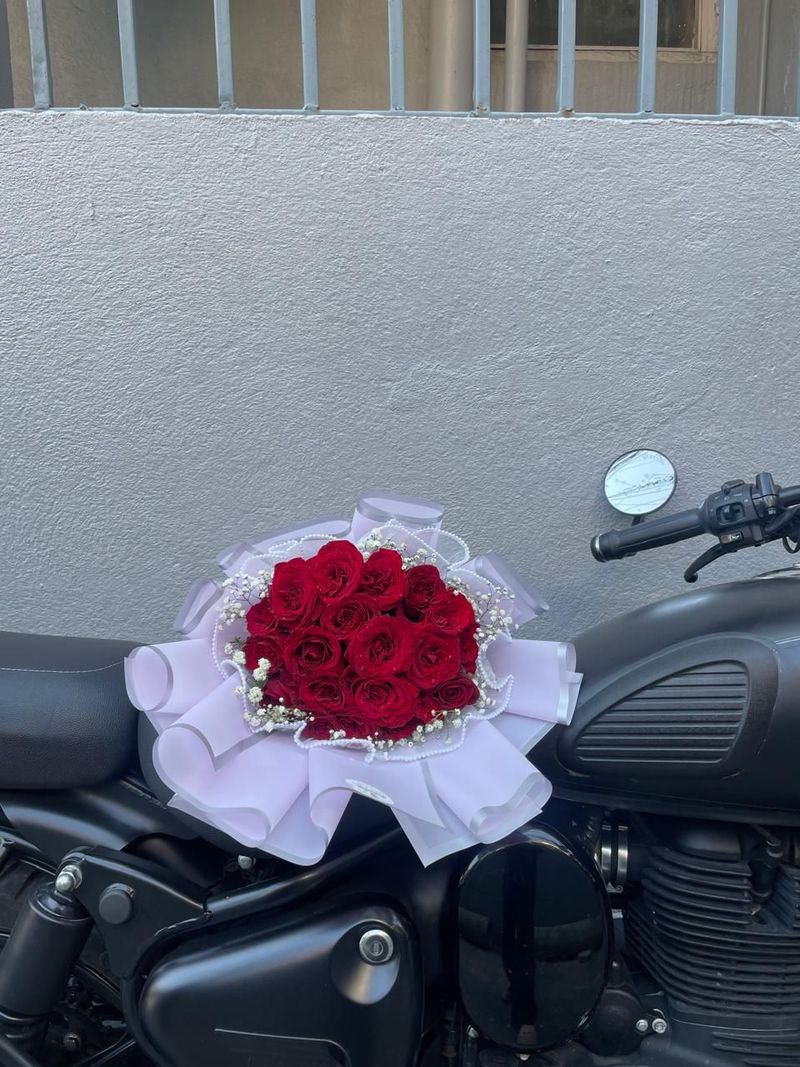 The Crimson Romance – 35 Premium Red Rose Signature Bouquet