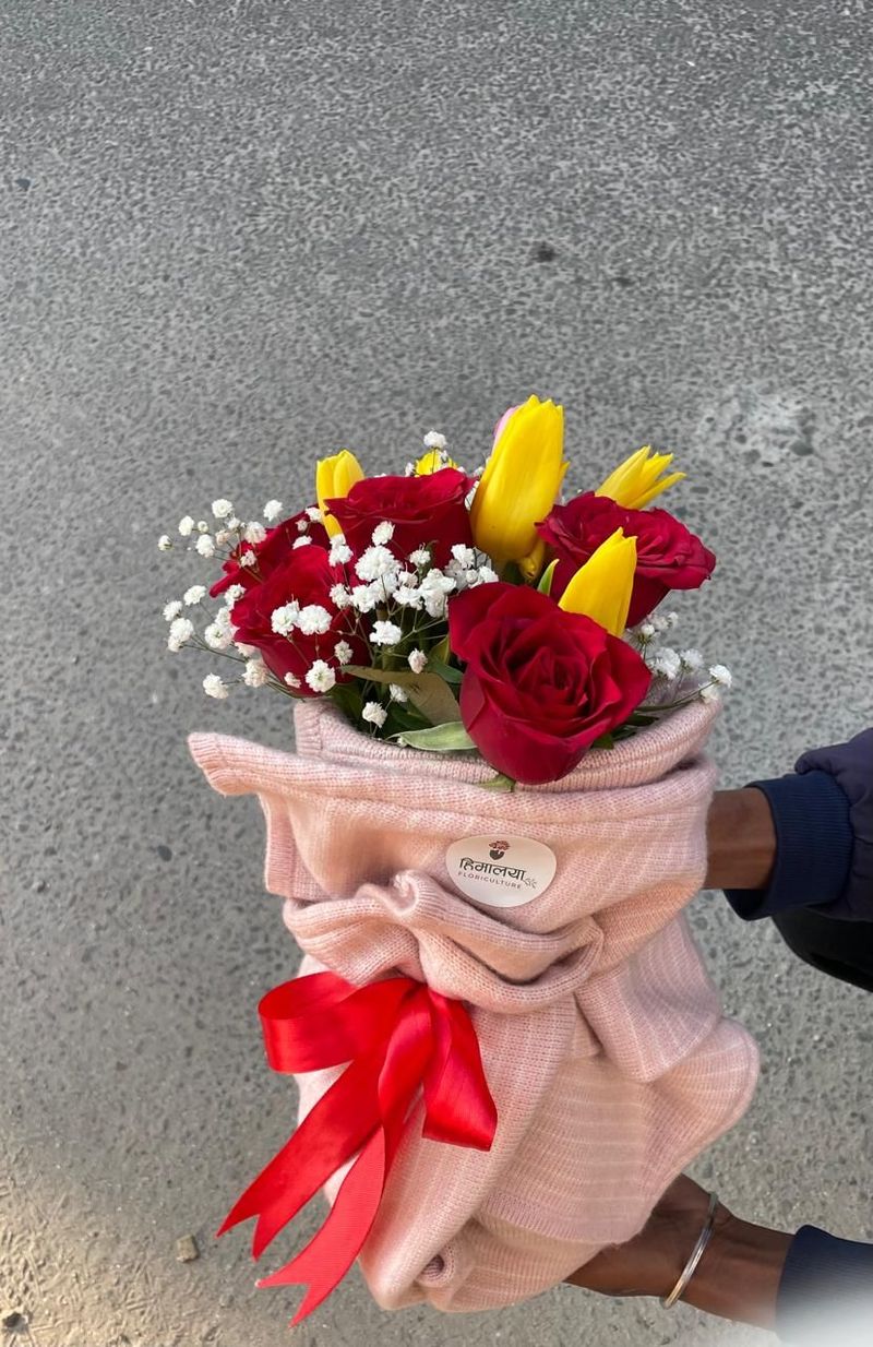 The Velvet Knit – Premium Red Rose & Tulip Sweater Bouquet