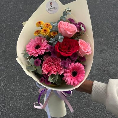 The Enchanted Garden 10-Stem Mixed Bouquet