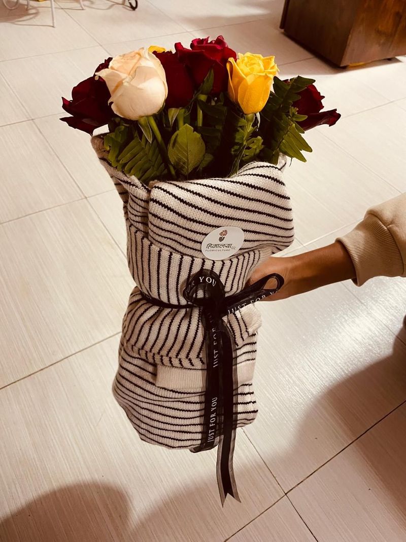 The Autumn Glow 20-Stem Multicolor Rose Sweater Bouquet