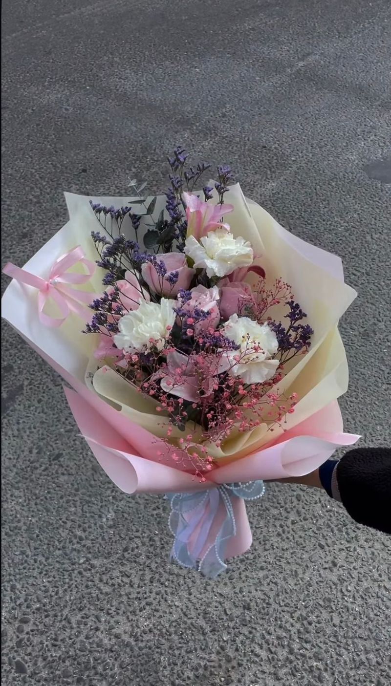 Pastel Symphony Bouquet – Premium Mixed Carnations