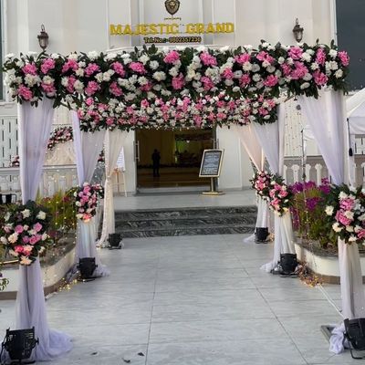 Elegant Floral Pathway Decoration Package