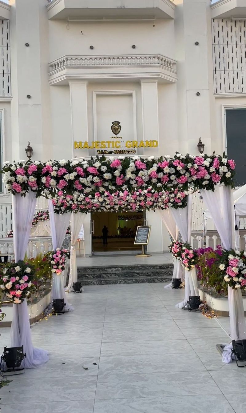 Elegant Floral Pathway Decoration Package