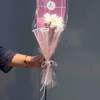 Single Stem White Pearl Lily Bouquet