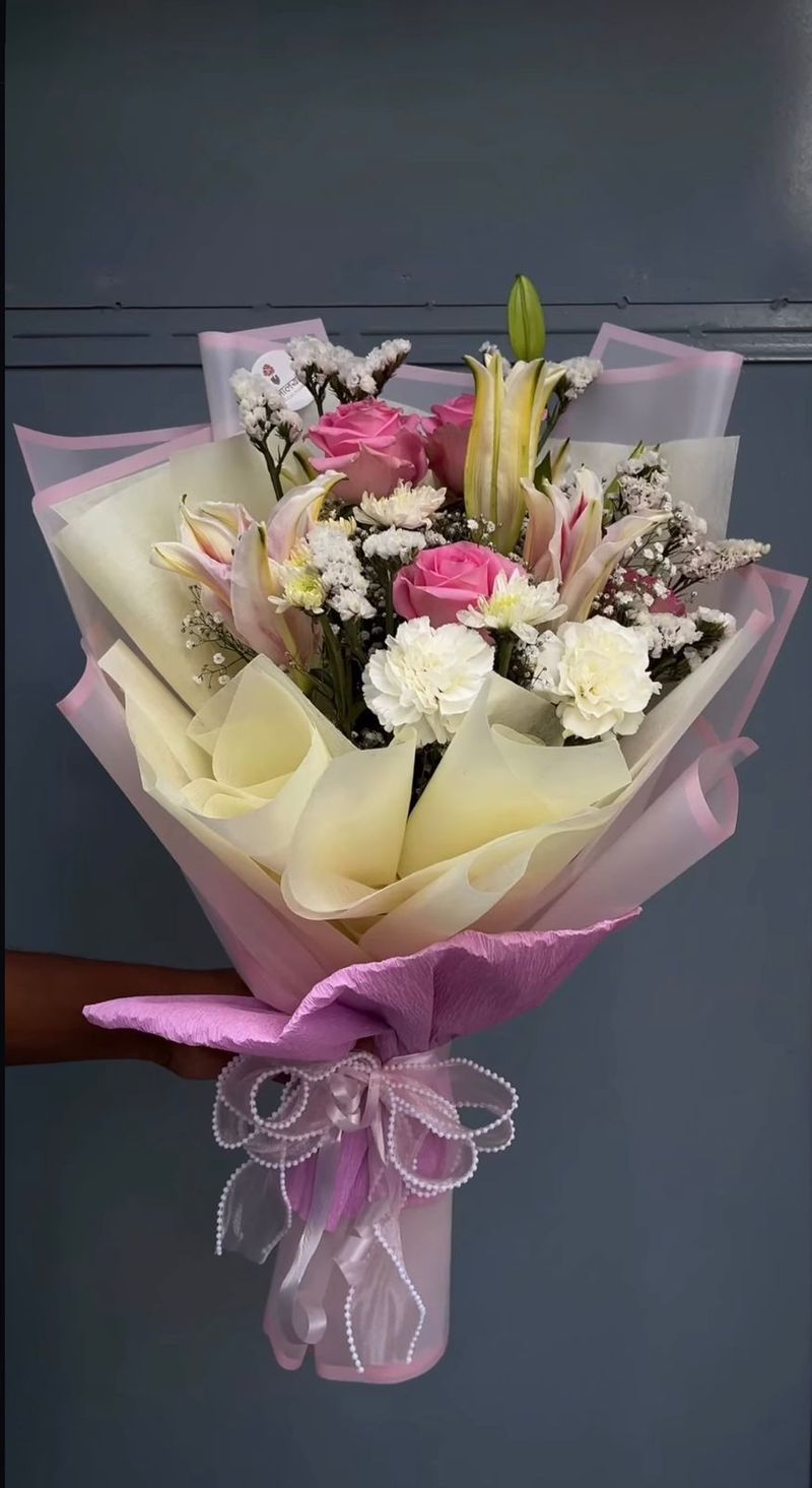 Soft Blush Lily, Rose & Carnation Bouquet (11 Stems)