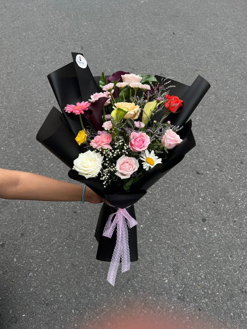 Vibrant Mixed Flower Celebration Bouquet (15 Stems)