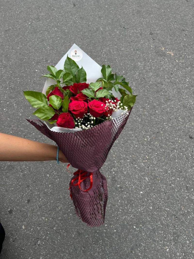 classic-romance-15-stem-red-rose-bouquet