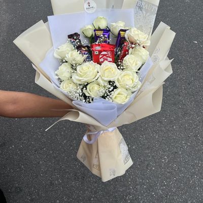 15-Stem White Rose Bouquet with Assorted Chocolates Combo