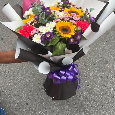Vibrant Daisy & Sunflower Bouquet